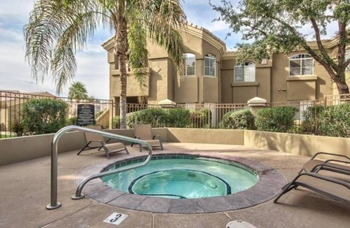 Paradise Valley Village Condo | Beautiful Bella Terra of Paradise Valley One bedroom One bathroom Gem