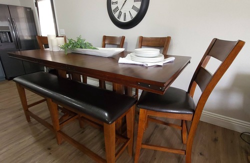 Page House | Beautiful Casita, Pet Friendly, Full RV Hookups & Boat Parking