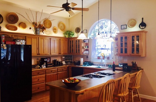 Pinetop House | Beautiful Custom Cabin in Pinetop CC 3 BR, 2 Lofts, 3-1/2 BA, 35' Deck, Private!