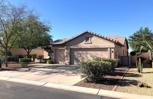Springfield Lakes House | Beautiful Golf Course View Home in Gated Community