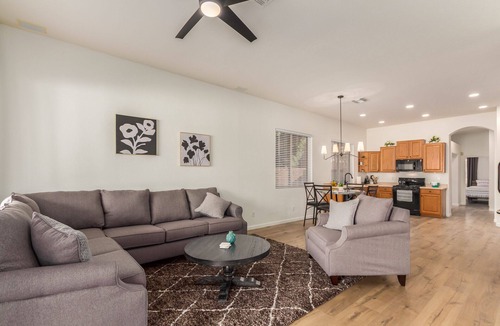 Arrowhead Ranch House | Beautiful,Immaculate, Glendale home.