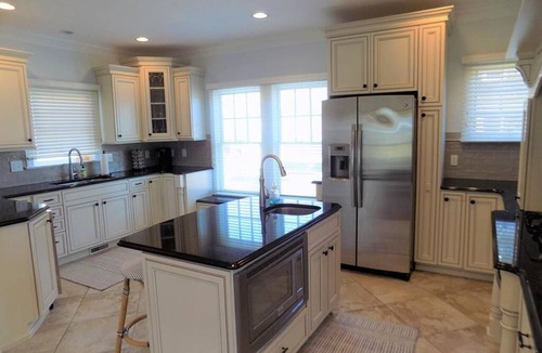 Admiral Estates House | BEAUTIFUL POOL, 6 BEDROOMS, BEACH BLOCK