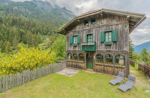 Ragoli House | Beautiful private villa for 4 guests with TV, patio and panoramic view