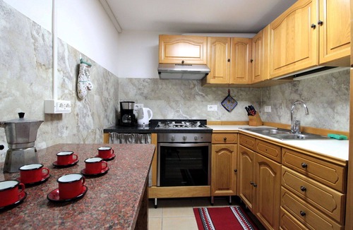Lamon House | Beautiful private villa for 5 people with WIFI, patio, pets allowed and panoramic view