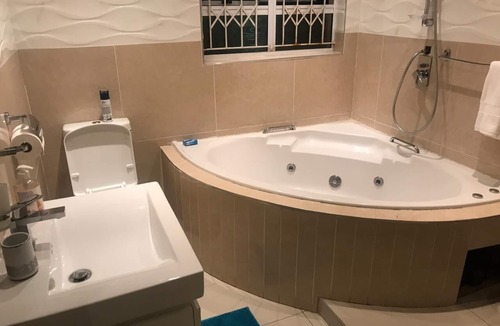 Kingsburgh House | beautiful self catering holiday home on the south coast. close to amenities