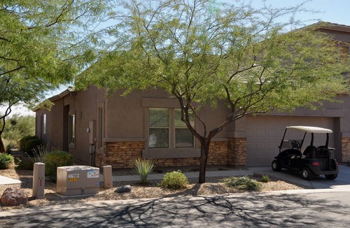 Gold Canyon House | Beautiful Townhome on Dinosaur Mountain Golf Course!