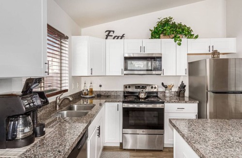 Avondale House | Beautifully Decorated Home,Avondale,PrivatePool