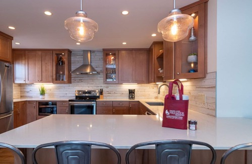 Hector House | Below the Vineyard: Ideal Lakeside Retreat!