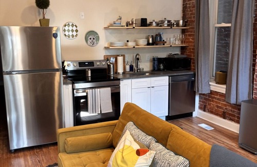 Benton Park Apartment | Benton Park Walkable Apartment- IN1S