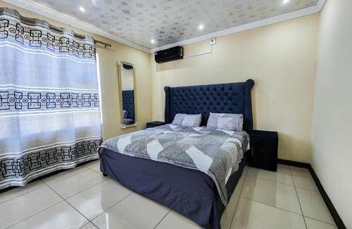Newcastle Apartment | Bergview guest lodge