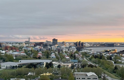 Laugardalur Apartment | Best View of Reykjavik and Solar Eclipse FREE Parking
