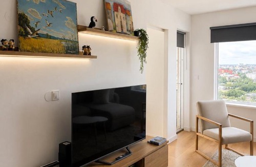 Laugardalur Apartment | Best View of Reykjavik and Solar Eclipse FREE Parking