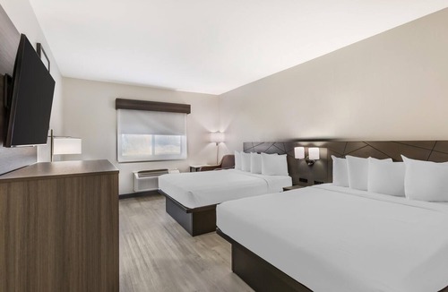 Cortaro Hotel | Best Western Gold Poppy Inn