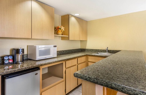Thunderbird Industrial Airpark Hotel | Best Western Plus Scottsdale Thunderbird Suites
