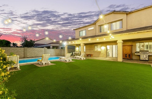 Gilbert House | Big House, No Worries. Gilbert's Greatest 10ppl