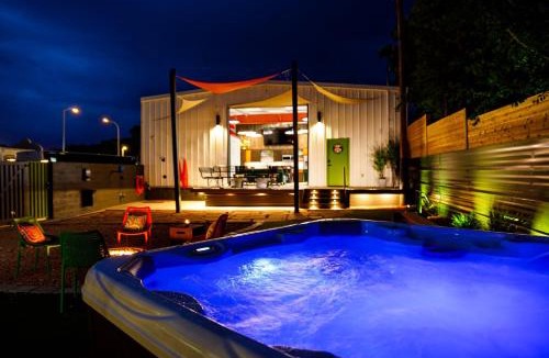 Kanab House | Biker's Paradise with Hot Tub Fire Pit EV Charger