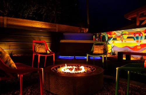 Kanab House | Biker's Paradise with Hot Tub Fire Pit EV Charger