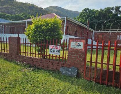 Umjindi Villa | Blessed home by the Mountain surrounded macadamia