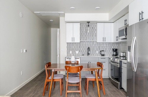 Northwest Bellevue Apartment | Blueground | Northwest Bellevue, view, nr Bellevue Park