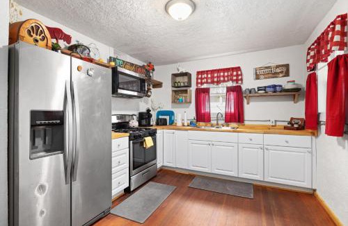 Central - Terry House | Bo's Rustic Cottage Cozy and Charming with Hot Tub and Fenced Yard