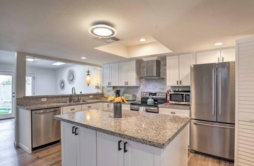 Tucson House | Boho-off-Broadway, fun and chic family home!