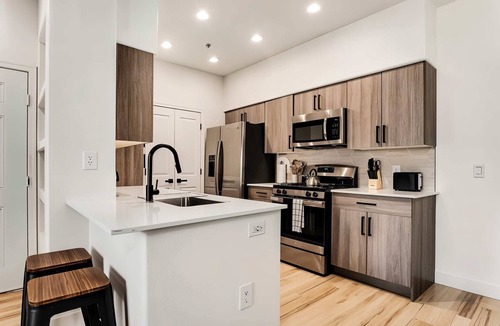 Glendale Sports and Entertainment District Apartment | Boulevard Stays Chic 1BR Near Stadium Pool Access, Gym & Free Parking