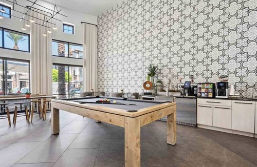 Glendale Sports and Entertainment District Apartment | Boulevard Stays Luxe 2BR by the Stadium Pool, Parking, Gym 10