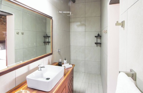 Greater Kokstad Villa | Boutique Lake Villa