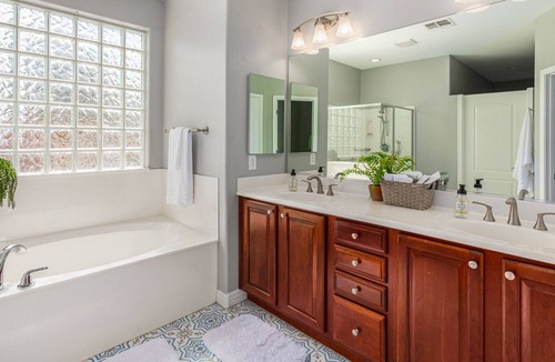 Stratford Estates House | Brand new pool, HUGE hot tub, foosball, BBQ, 4 bedroom, 3.5 bath