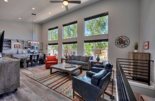 Moab House | Brand New Right Downtown. Walk to restaurants & shops.