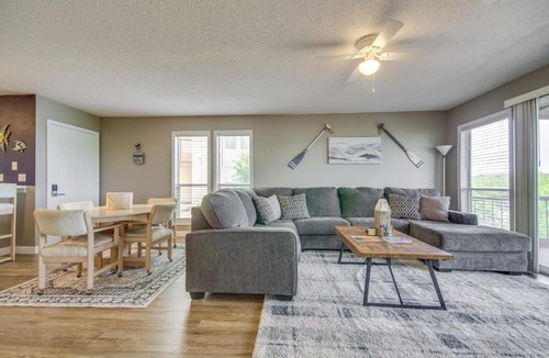 Osage Beach House | Breakwater Bay Condo for Shootout Weekend Crews