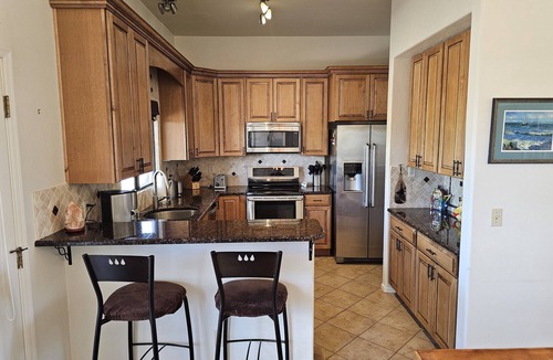 Houghton House | Breathtaking views in Tucson - Relax and refresh in a peaceful neighborhood.