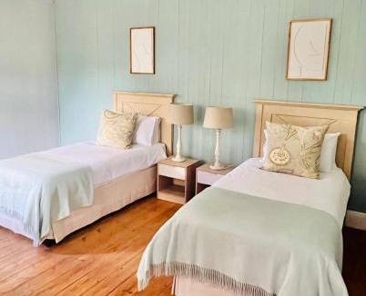 Hilton Apartment | Briar & Bloom2
