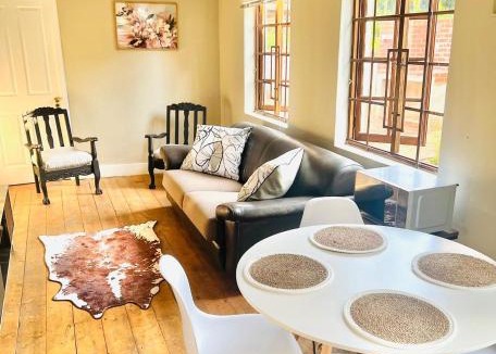 Hilton Apartment | Briar & Bloom2