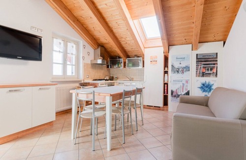 Grauno Apartment | Bright apartment a stone's throw from the woods