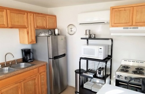Palo Verde House | BRIGHT ARIZONA SUNROOM, near UofA/Banner/Midtown
