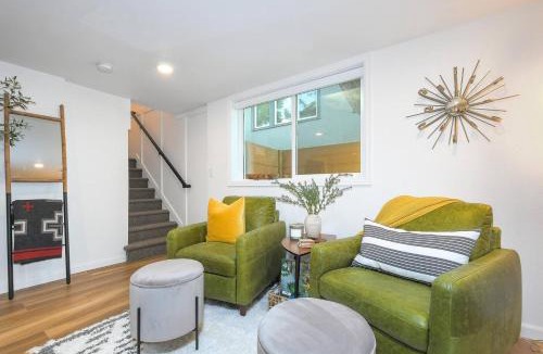 Downtown Vancouver Apartment | Bright & Modern Basement Apartment DT N'hood