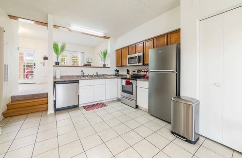 Dietz Condo | Bright, Quiet 2BD/2BA Eastside Condo w Pool & Parking - Low Summer Rates! 🌞