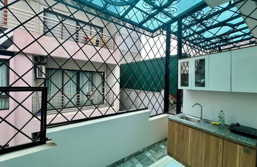 Quang An Apartment | “Bright Studio w/Balcony & Kitchen – Quiet Stay in Tay Ho”
