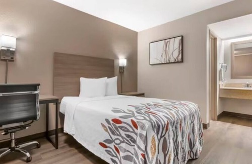 Tucson Hotel | Budget-Conscious Stay Near Kino Sports Complex – Under 2 Miles Away