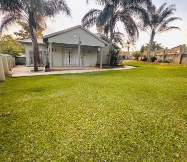 Newcastle House | BVEEZ Guesthouse and Conference Center