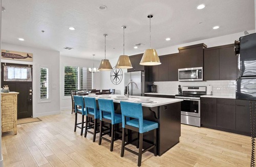 Washington Fields Condo | By the Sea | Ocean Vibes in the Desert!