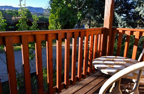 Zion National Park East Entrance Cabin | Cabin on the Farm -Pool - Hot Tub -Breakfast -Quiet Side of Zion -Near Bryce NP