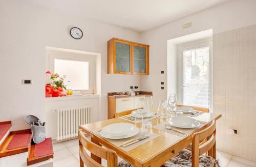 Cavedine Apartment | Casa al Vicolo [vicino al Lago di Garda]