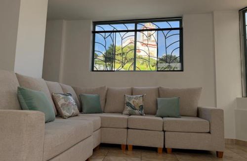Trujillo House | Casa amplia, terraza, vista al mar, Huanchaco, 3BR