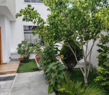 Piura House | Casa con habitación amoblada, piscina