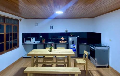 Chontabamba House | Casa de Campo