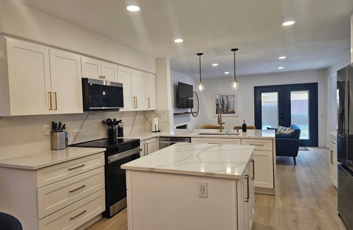 Ventana De Sabino Villas House | Casa de Sabino – Modern Retreat near Sabino Canyon