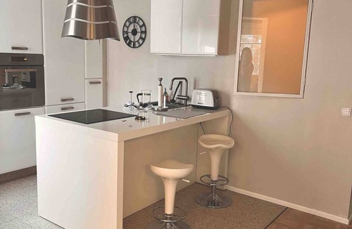 Laugardalur House | Casa Disa, Apartment, a Boutique Guesthouse in family friendly Laugardalur Park