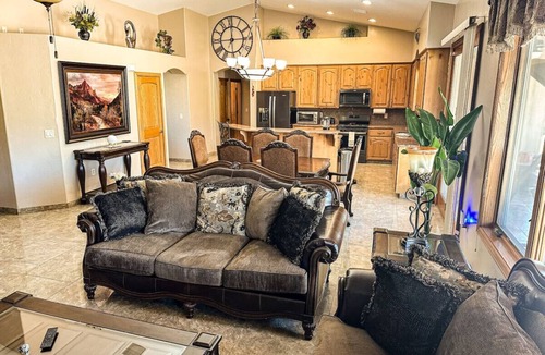 Sierra Vista Southeast House | Casa Dutton- Beautiful Backyard Retreat